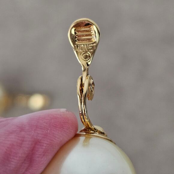 VTG 1960s 2 pair clip on earrings black hoops pearl Monet balls - Picture 2 of 4